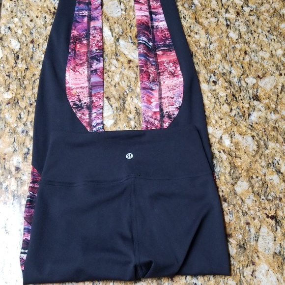 SOLD Lululemon sweat and repeat tight 28" sz 4 - Picture 6 of 6